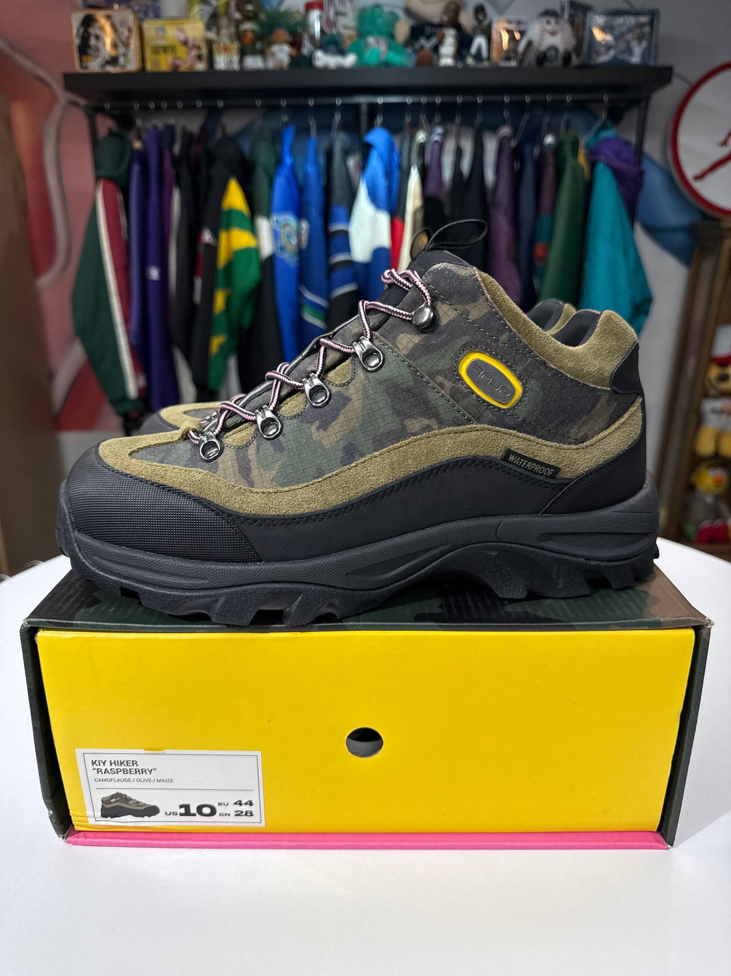 New GV Raspberry Hills x KIY Hiker Boot