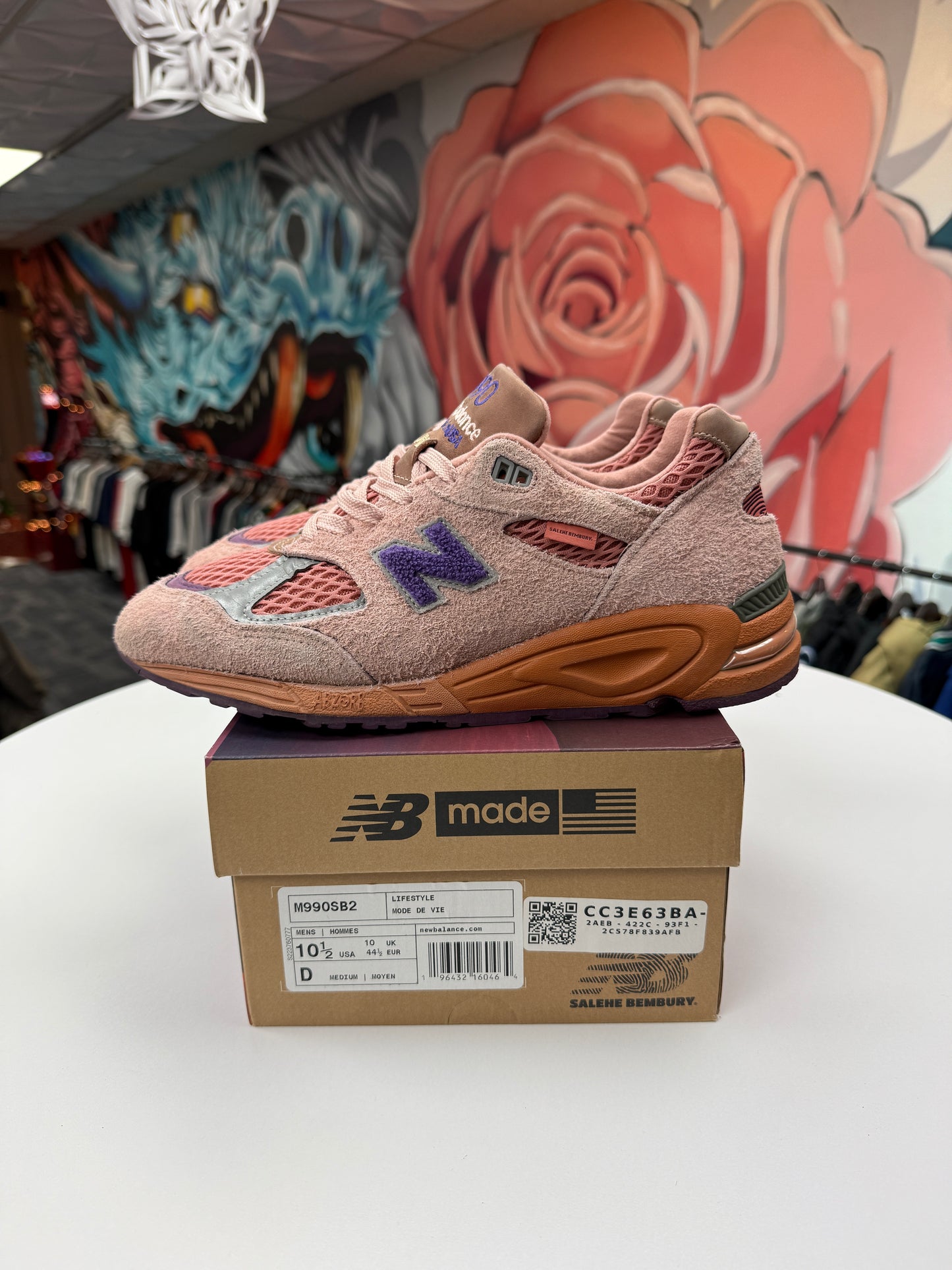 Preowned Salehe Sand Be The Time New Balance 990v2