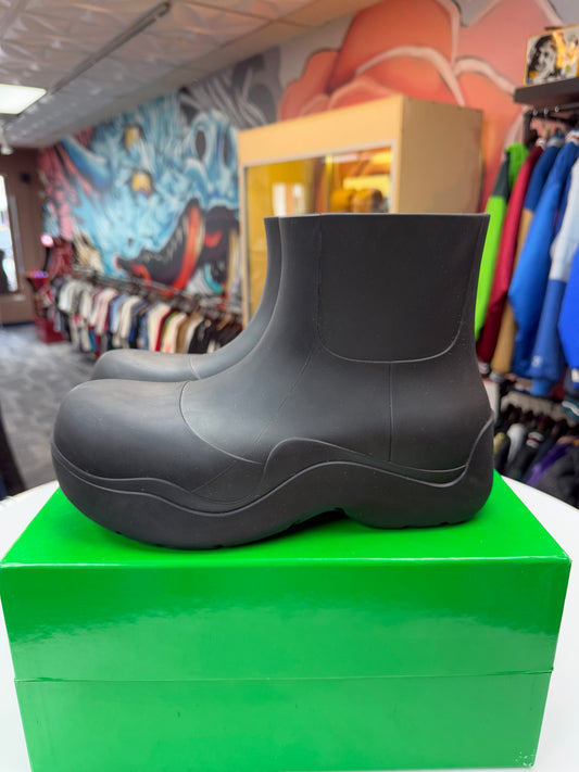 Preowned Bottega Puddle Boots Black