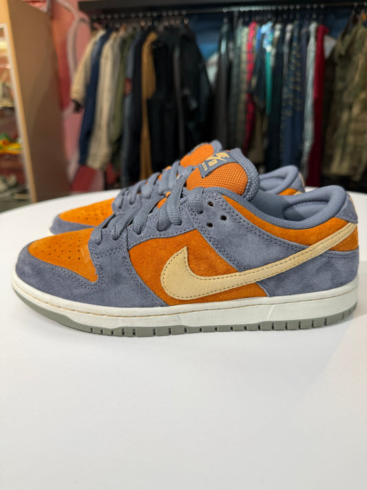 Preowned Nike SB Dunk Low Light Carbon Monarch