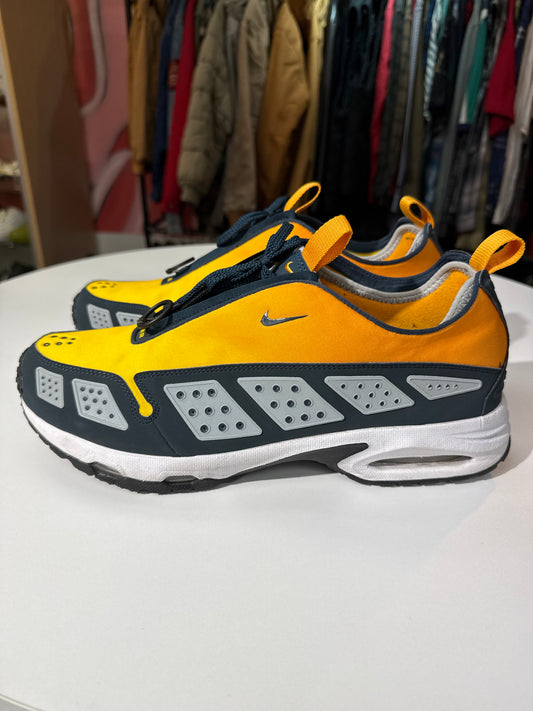 Preowned Canyon Gold Air Max Sunder