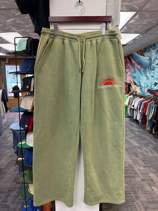 GV Raspberry Hills Green Casa Migos Sweats