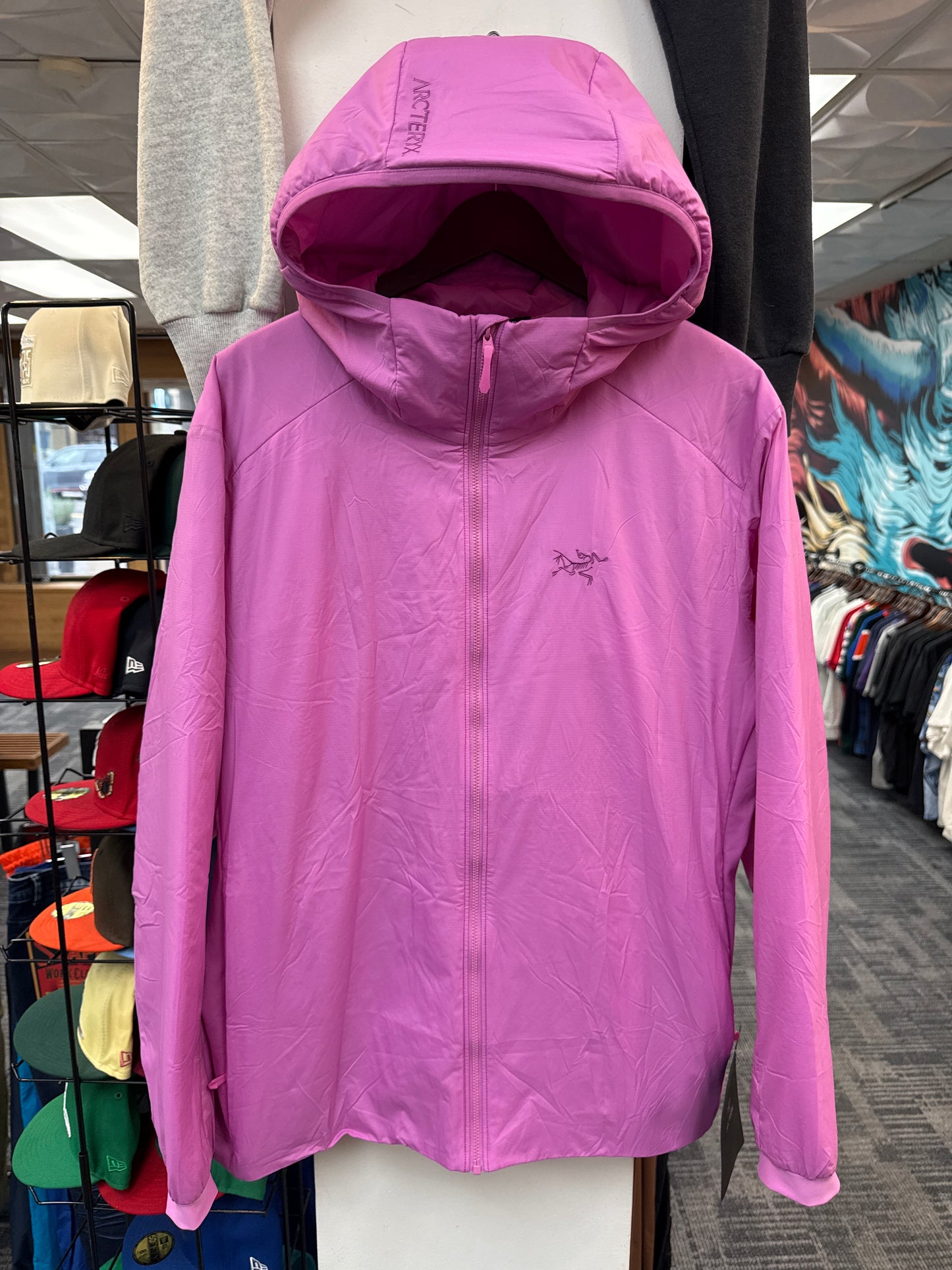 New Arc’Teryx Insulated Atom Hoody Alpenglow