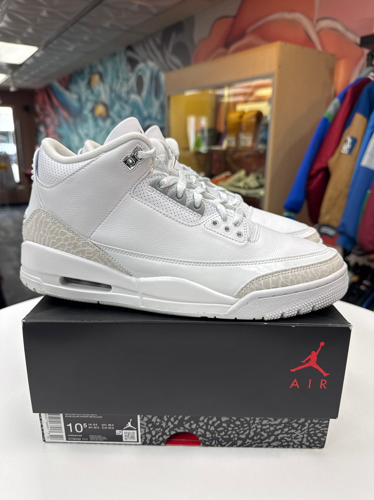 Preowned Jordan 3 Pure Money