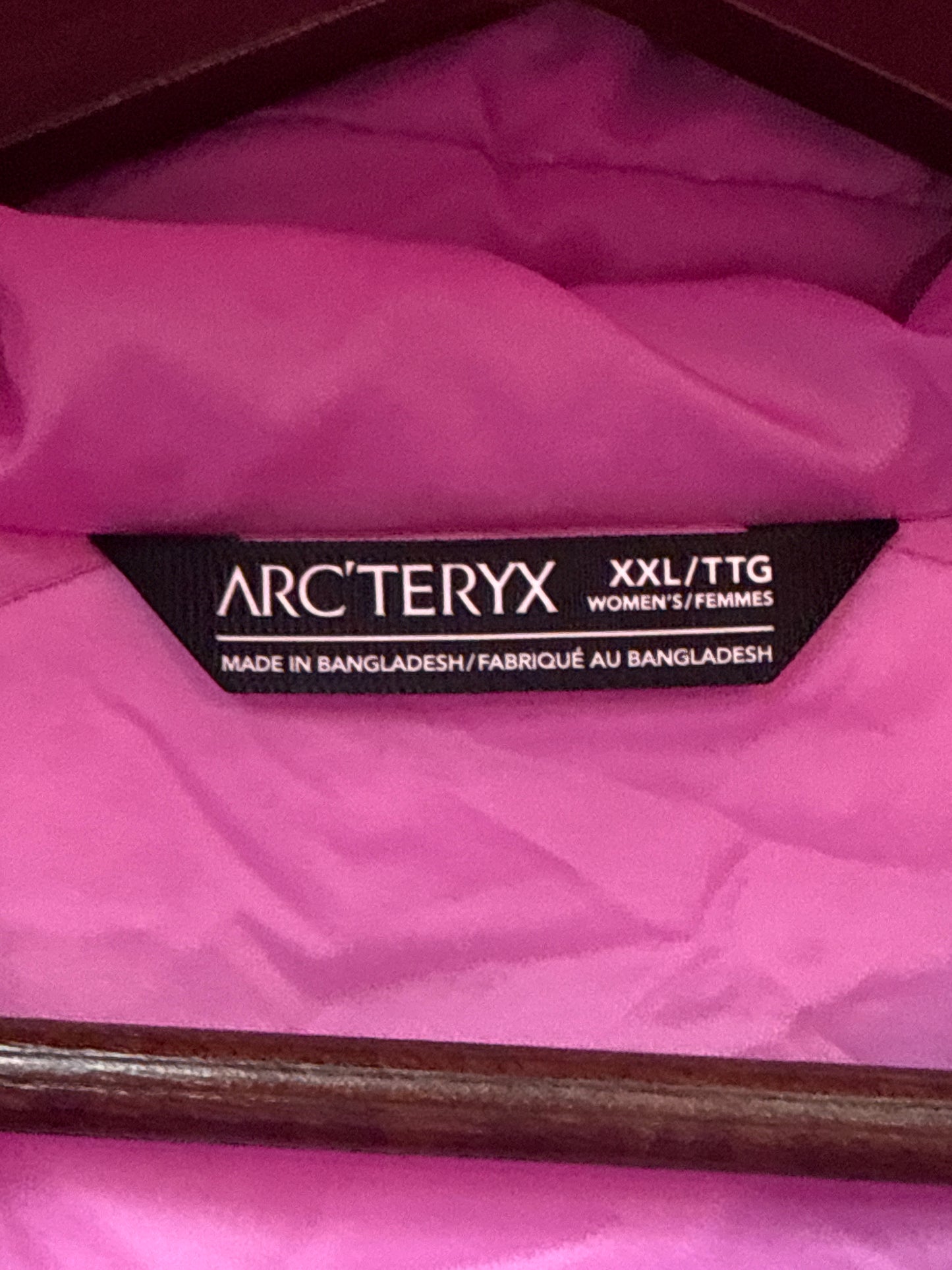 New Arc’Teryx Insulated Atom Hoody Alpenglow