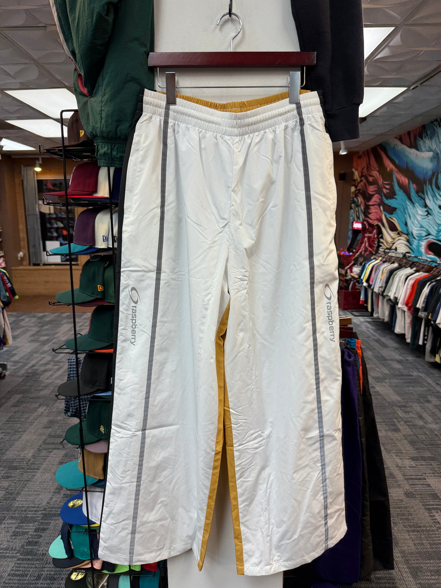 New GV Rasperry Hills Half Half Pants