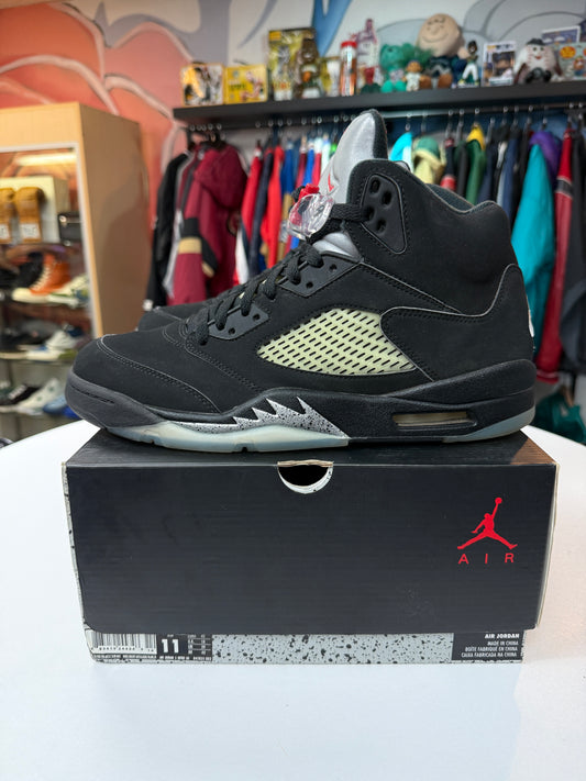Preowned Black Metallic Jordan 5 (2016)