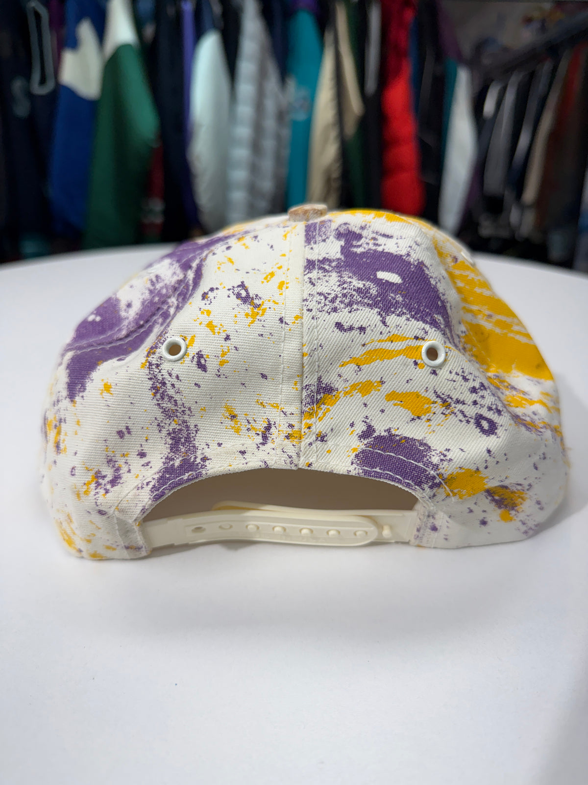 Vintage UW Huskies Snap
