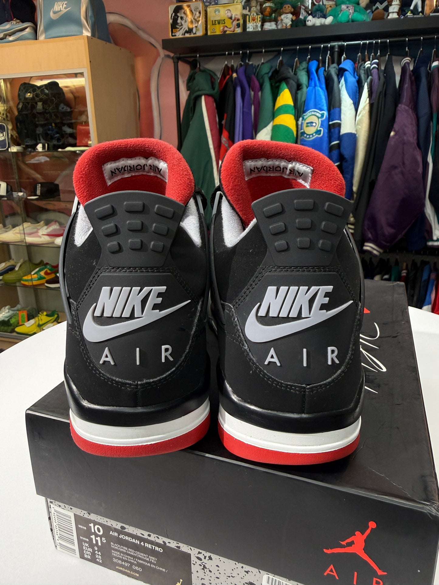 Preowned Bred Jordan 4 (2019)