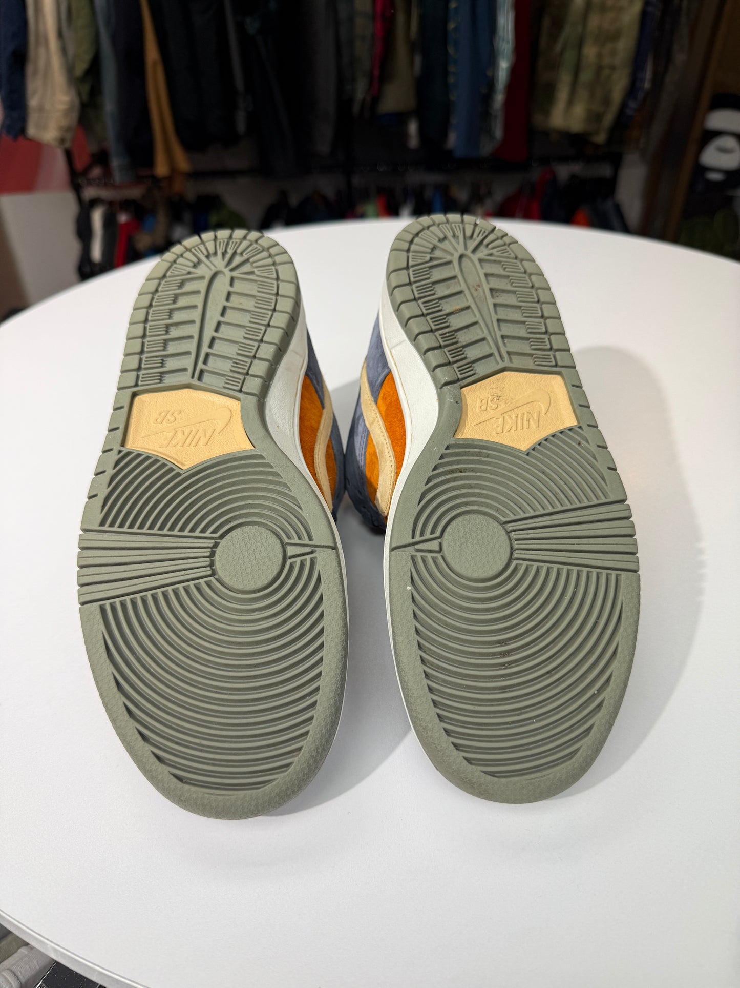 Preowned Nike SB Dunk Low Light Carbon Monarch