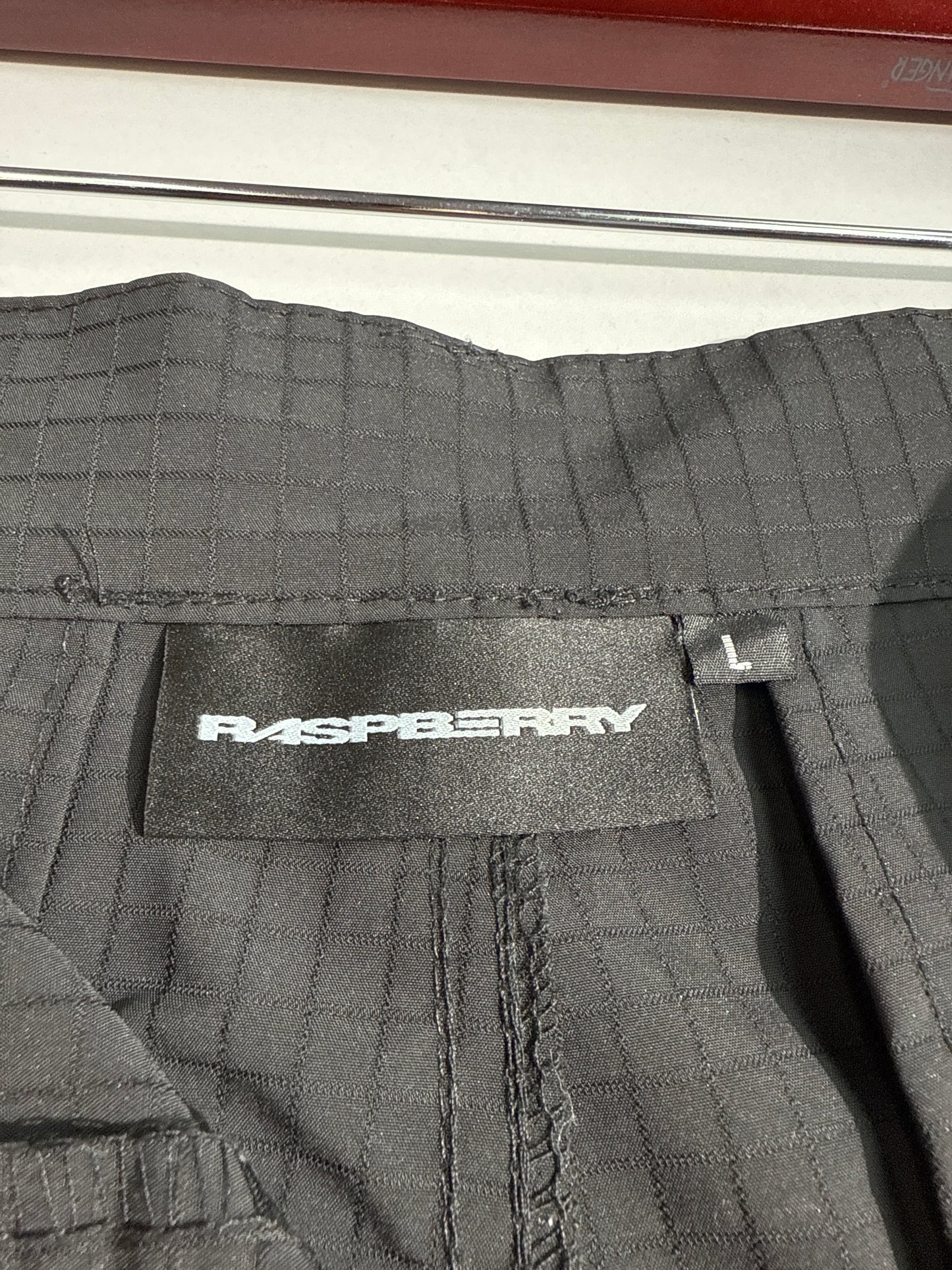 New GV Raspberry Hills Asphalt Cargo Pants