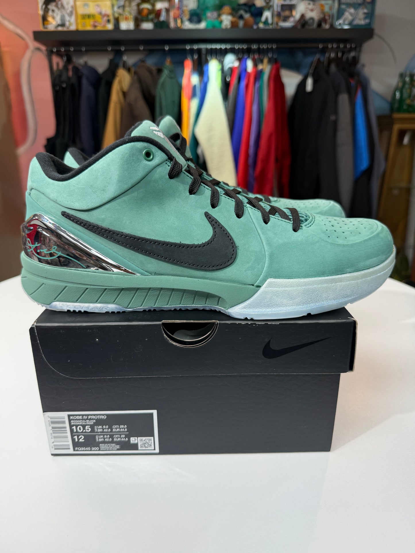 New Girl Dad Kobe 4 Protro