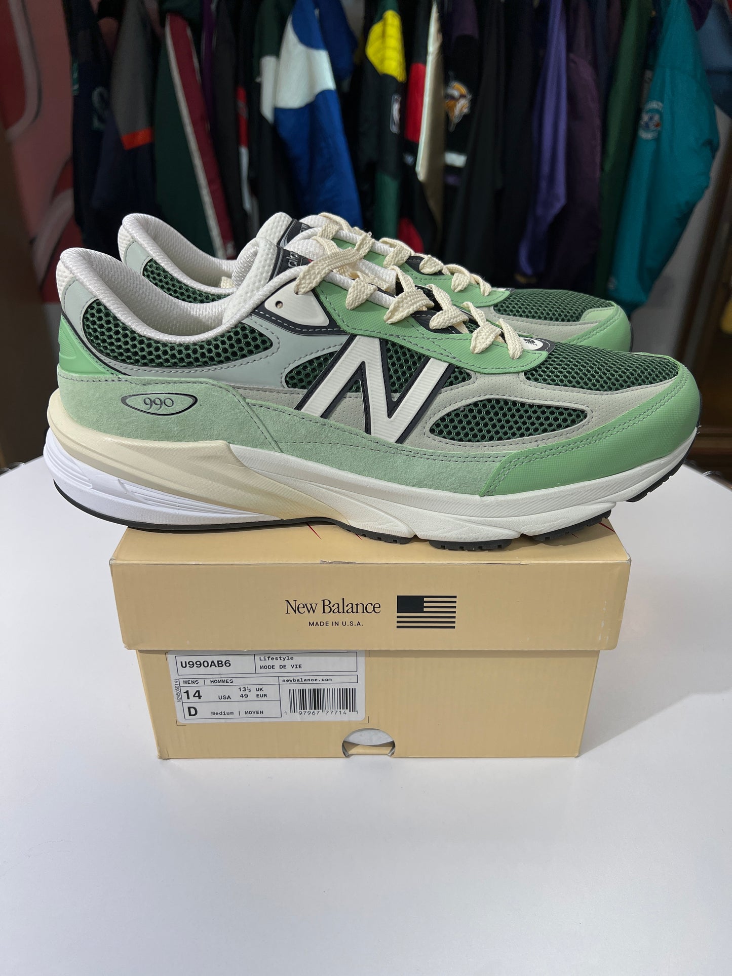 New New Balance 990 V6 Avocado/Natural Mint