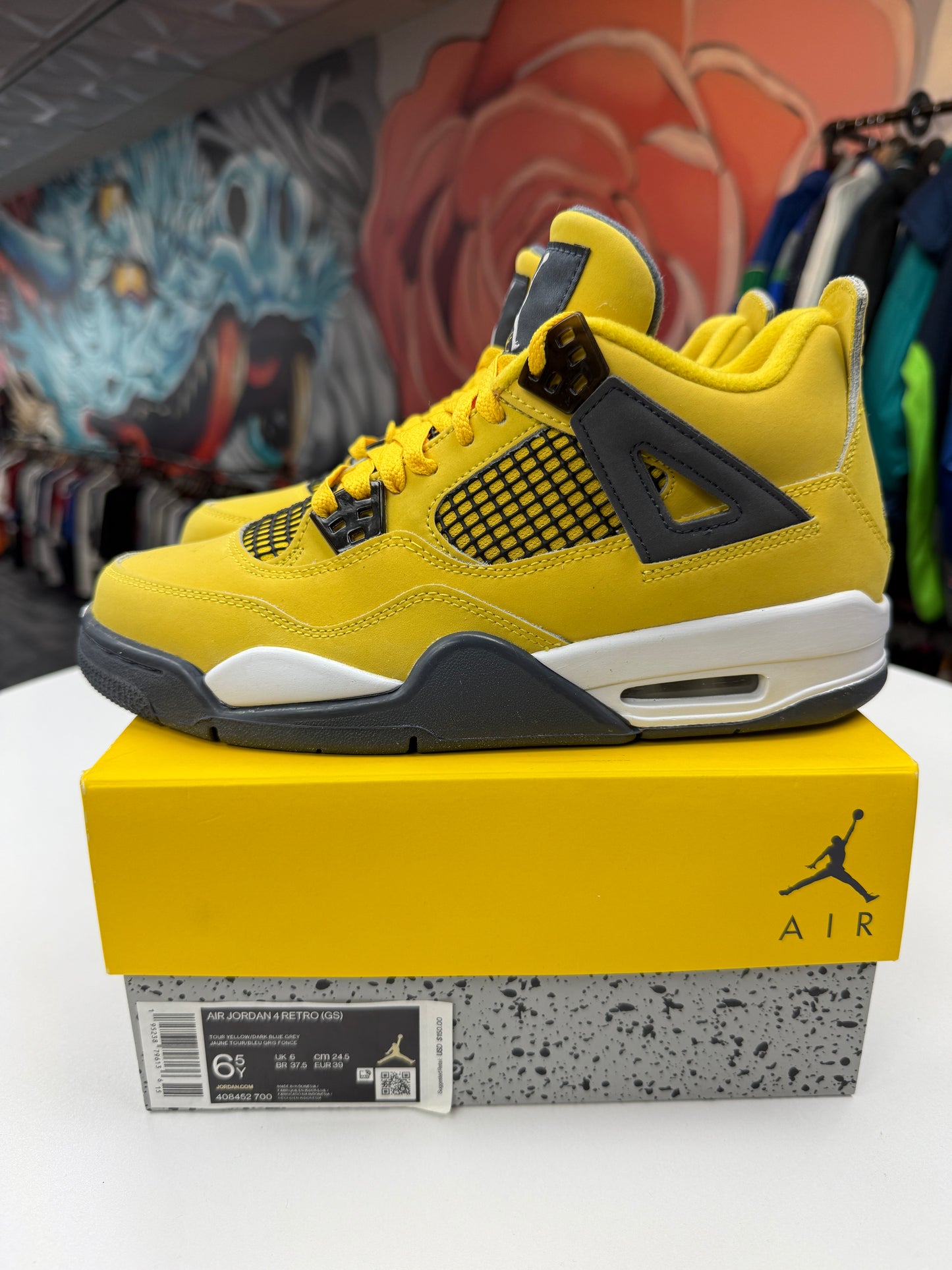 New Lightning Jordan 4