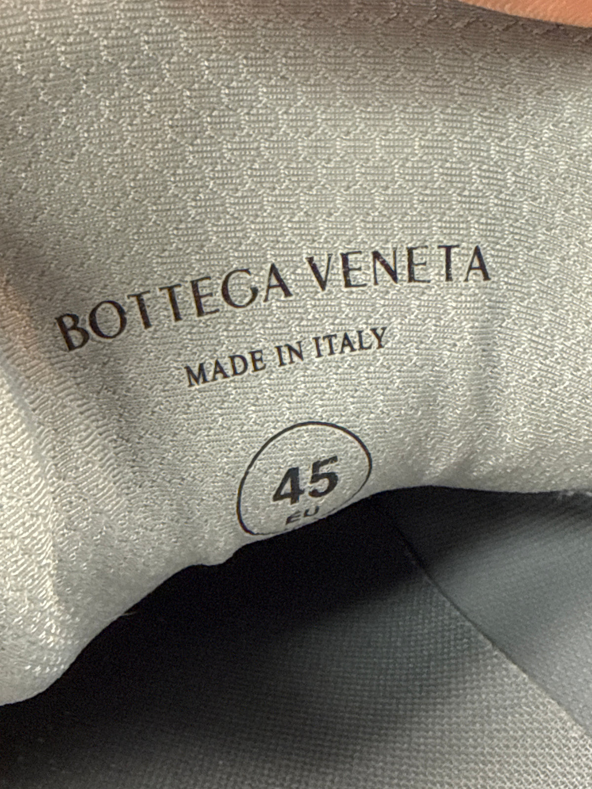 Preowned Bottega Veneta Orbit Sneaker Silver/White