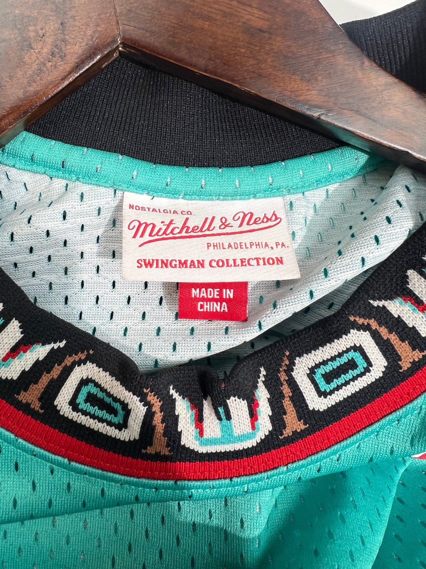 Vancouver Grizzlies Mike Bibby Jersey