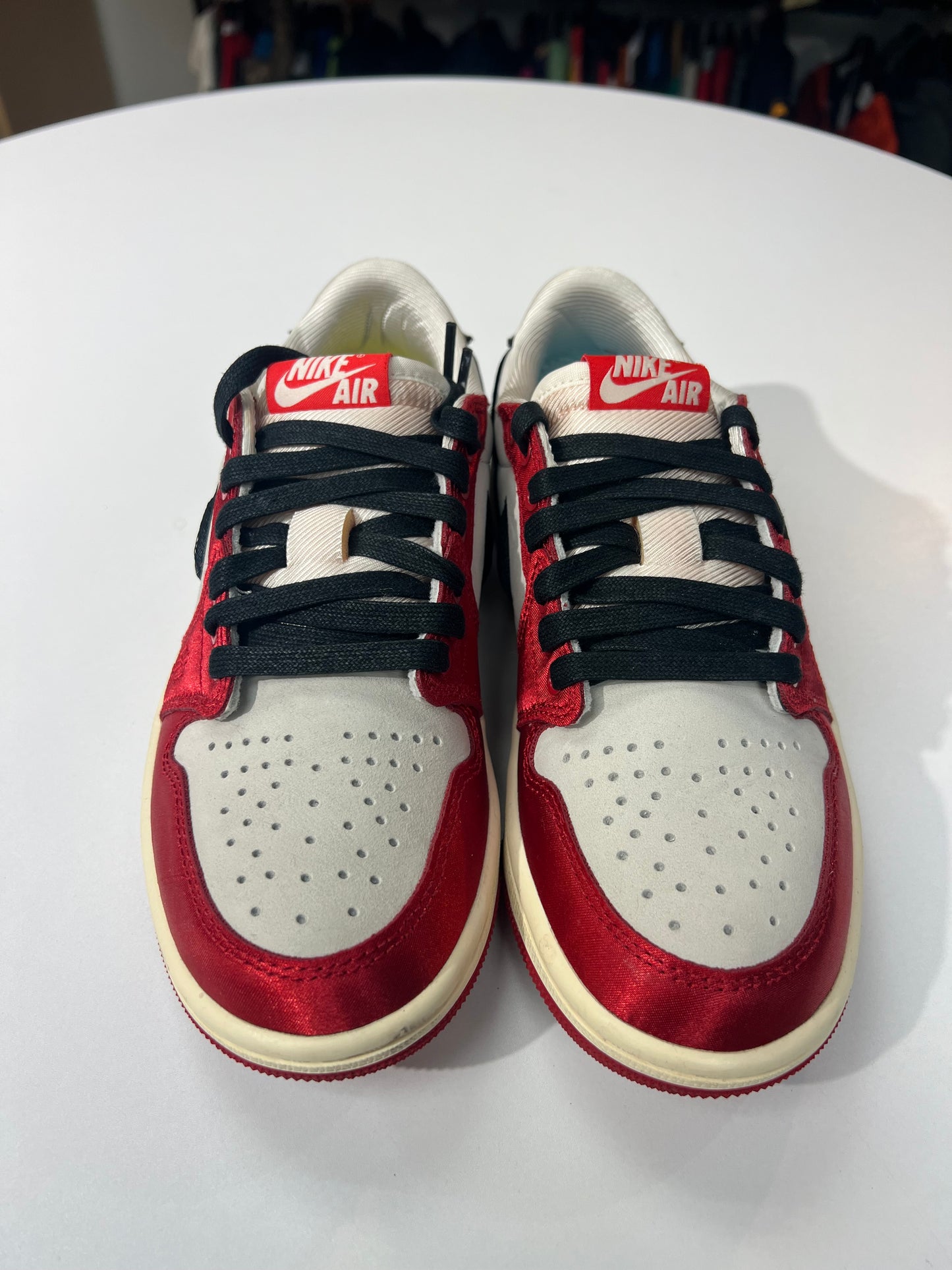 Preowned Jordan 1 Retro Low OG Trophy Room