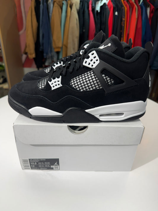 New White Thunder Jordan 4