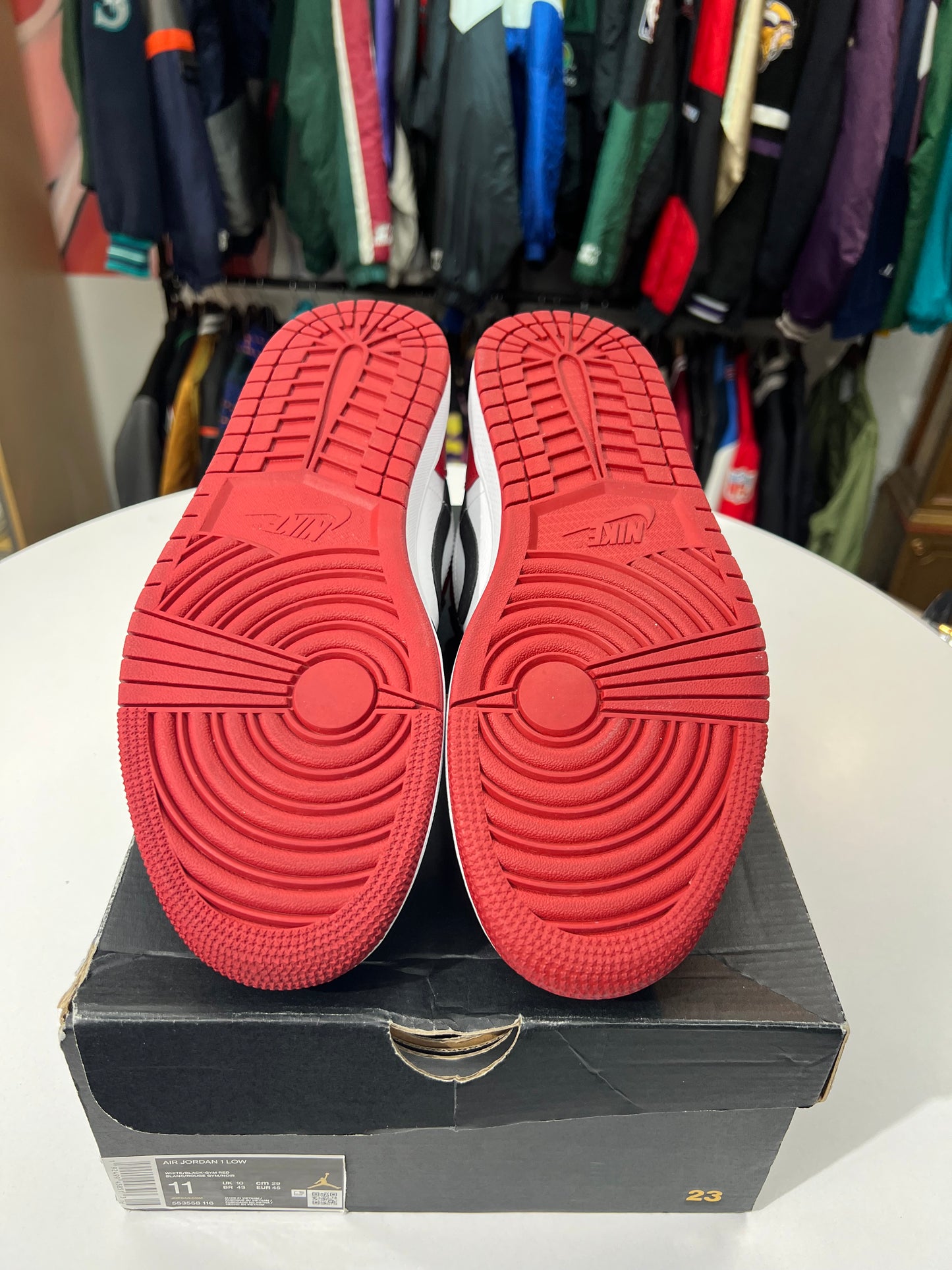 Preowned Jordan 1 Low Black Toe (2019)