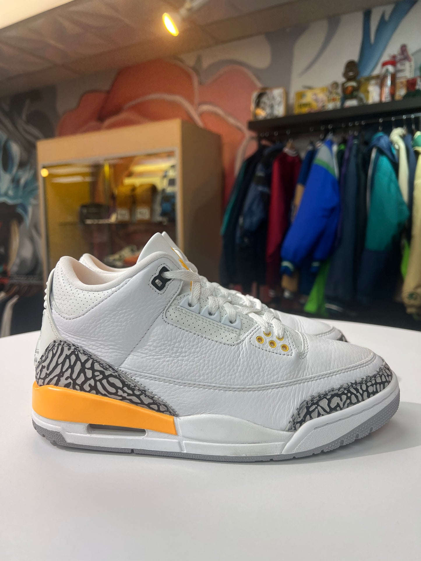 Preowned Jordan 3 Laser Orange