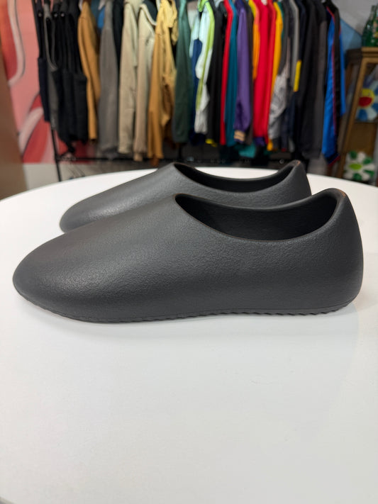 New YZY SL 01 Slippers