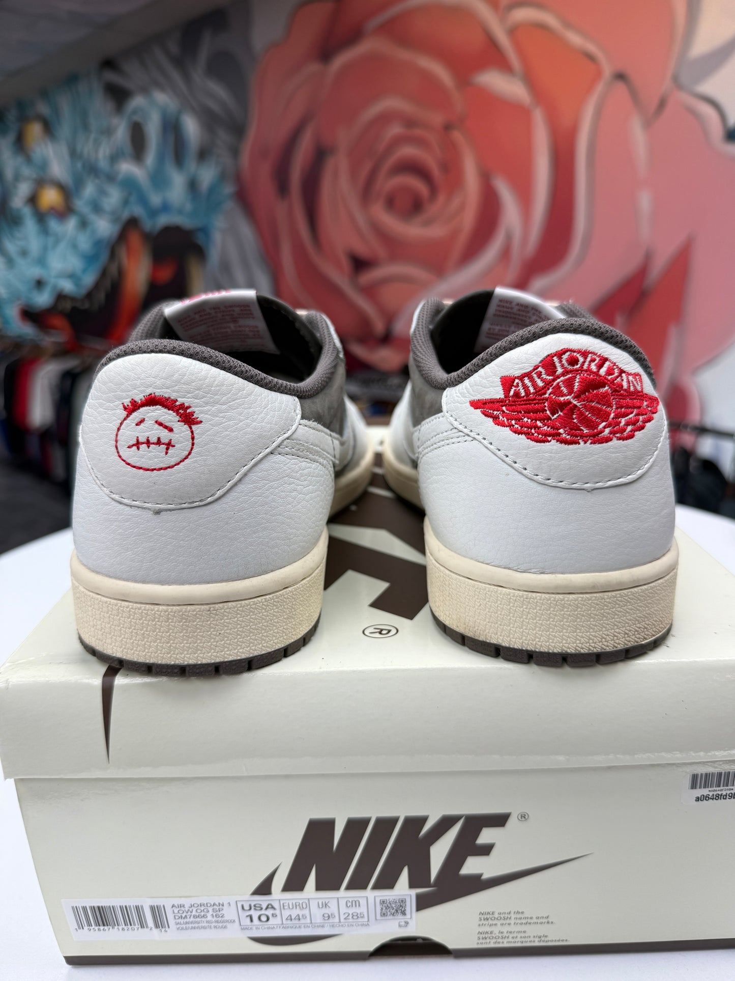 Preowned Travis Reverse Mocha Jordan 1