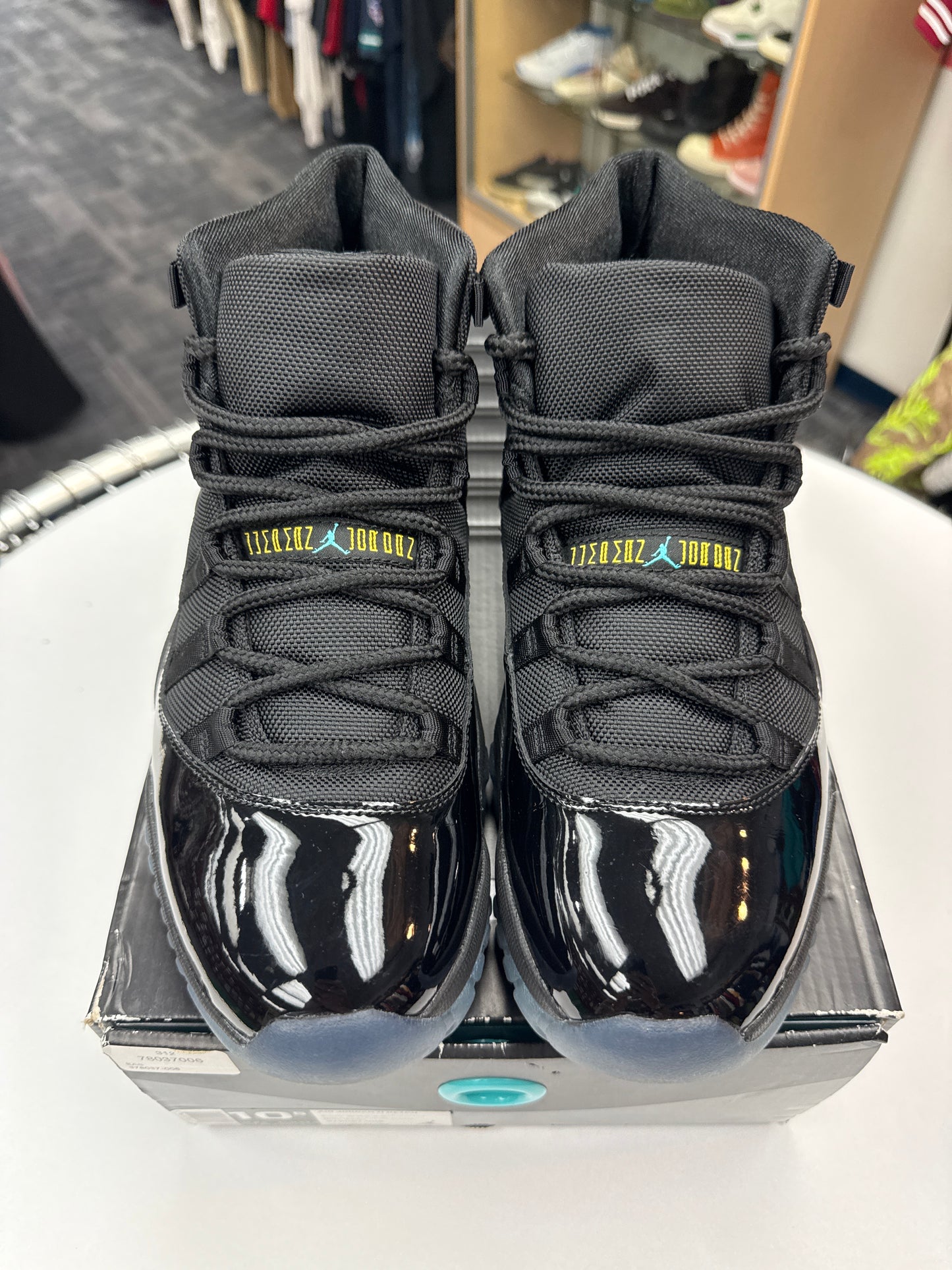 Preowned Jordan 11 Gamma Blue (2013)