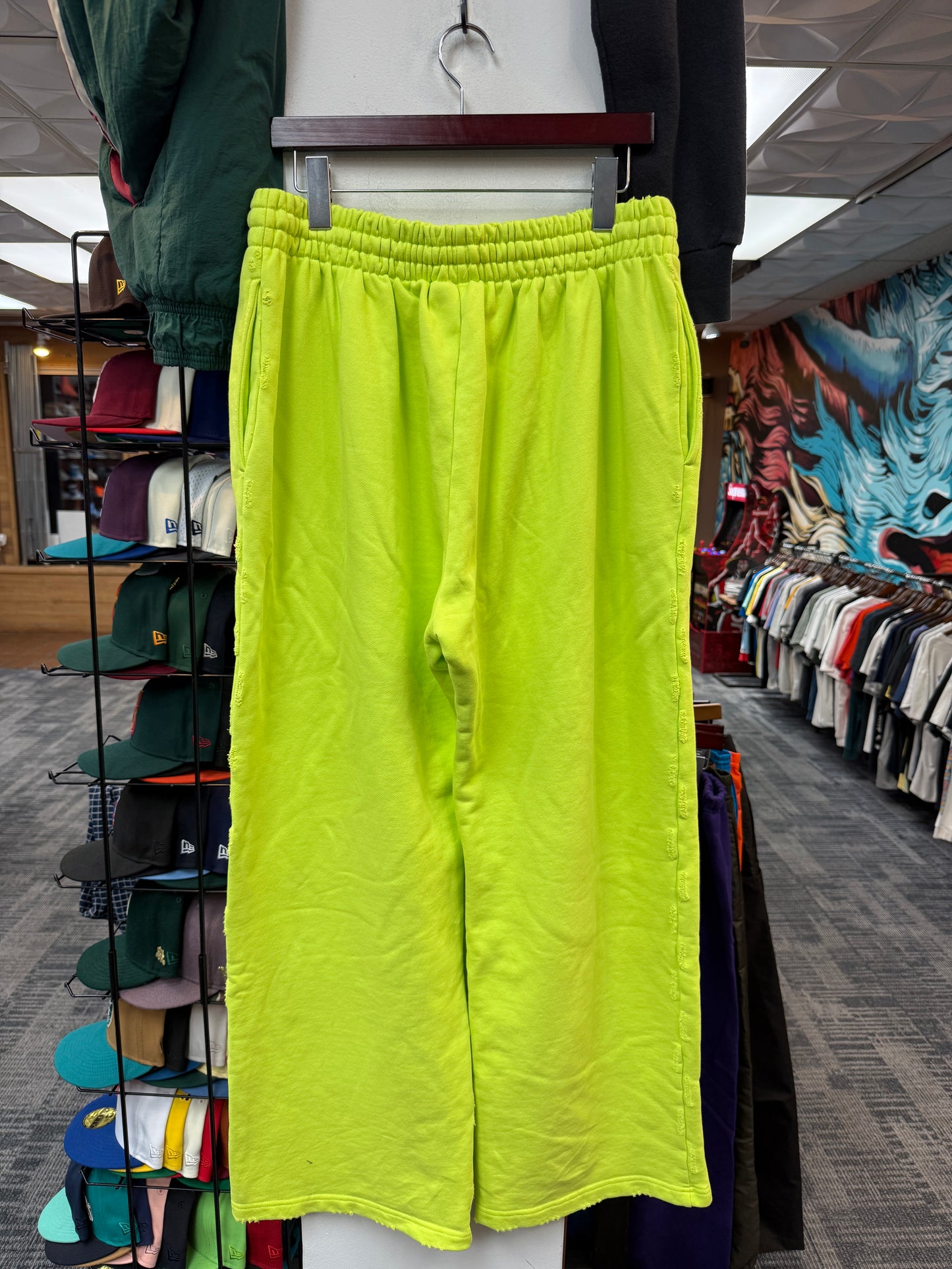 New GV Rasperry Hills Limon Sweats