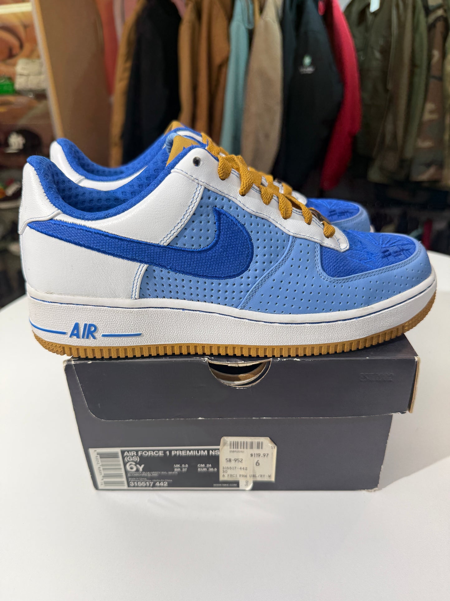 Preowned Perforated Light Blue Air Force 1 (2007)