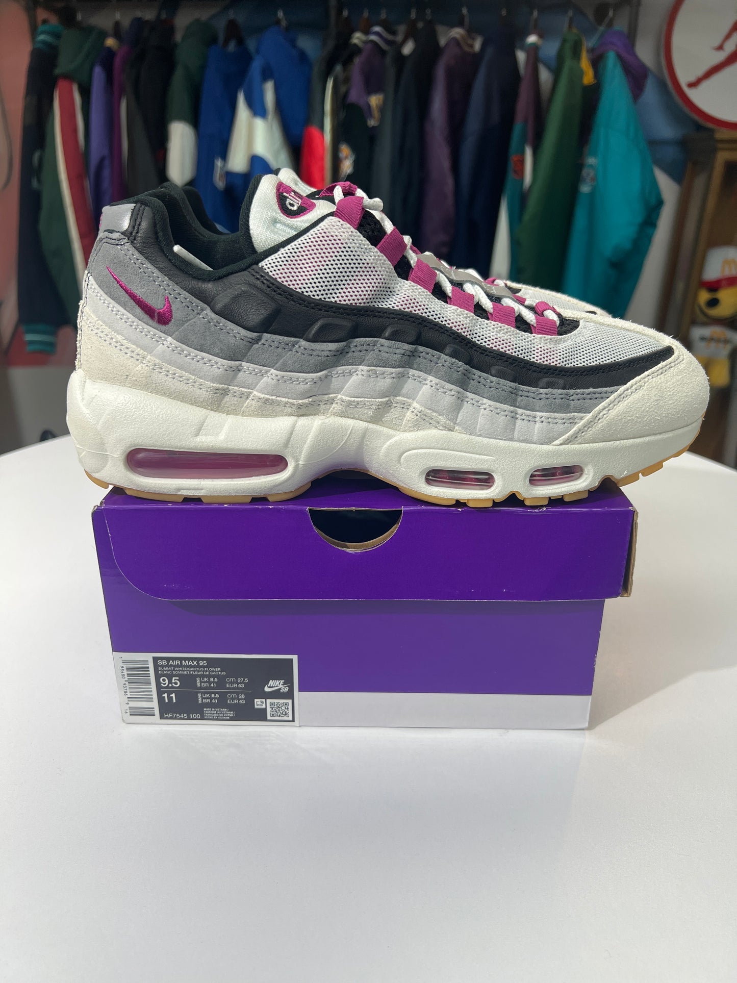 Preowned SB Air Max 95 Summit White/Cactus Flower