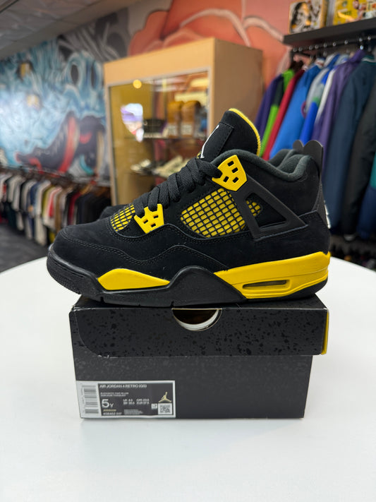 Preowned Thunder Jordan 4
