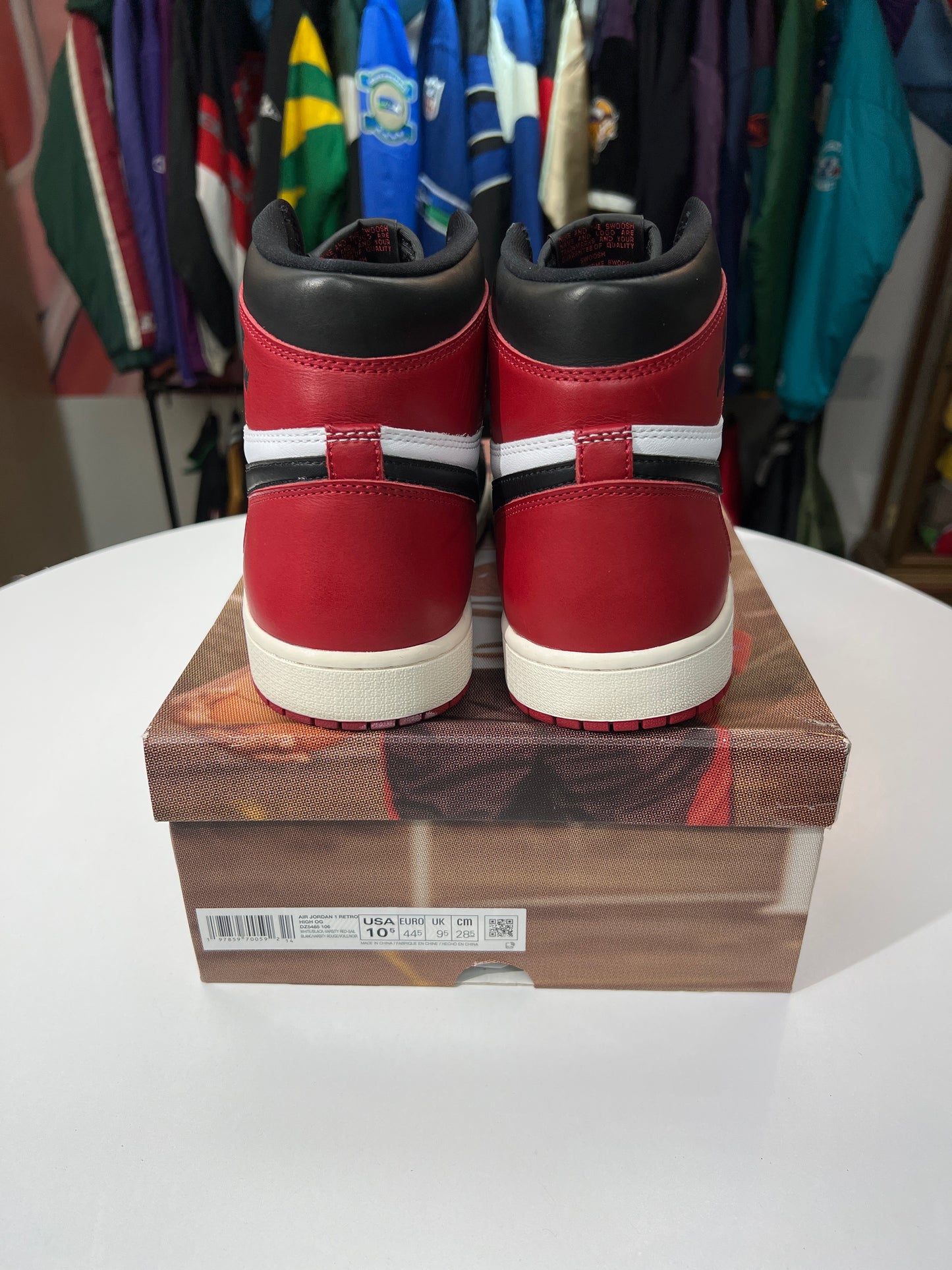 Preowned Jordan 1 Retro High OG Black Toe
