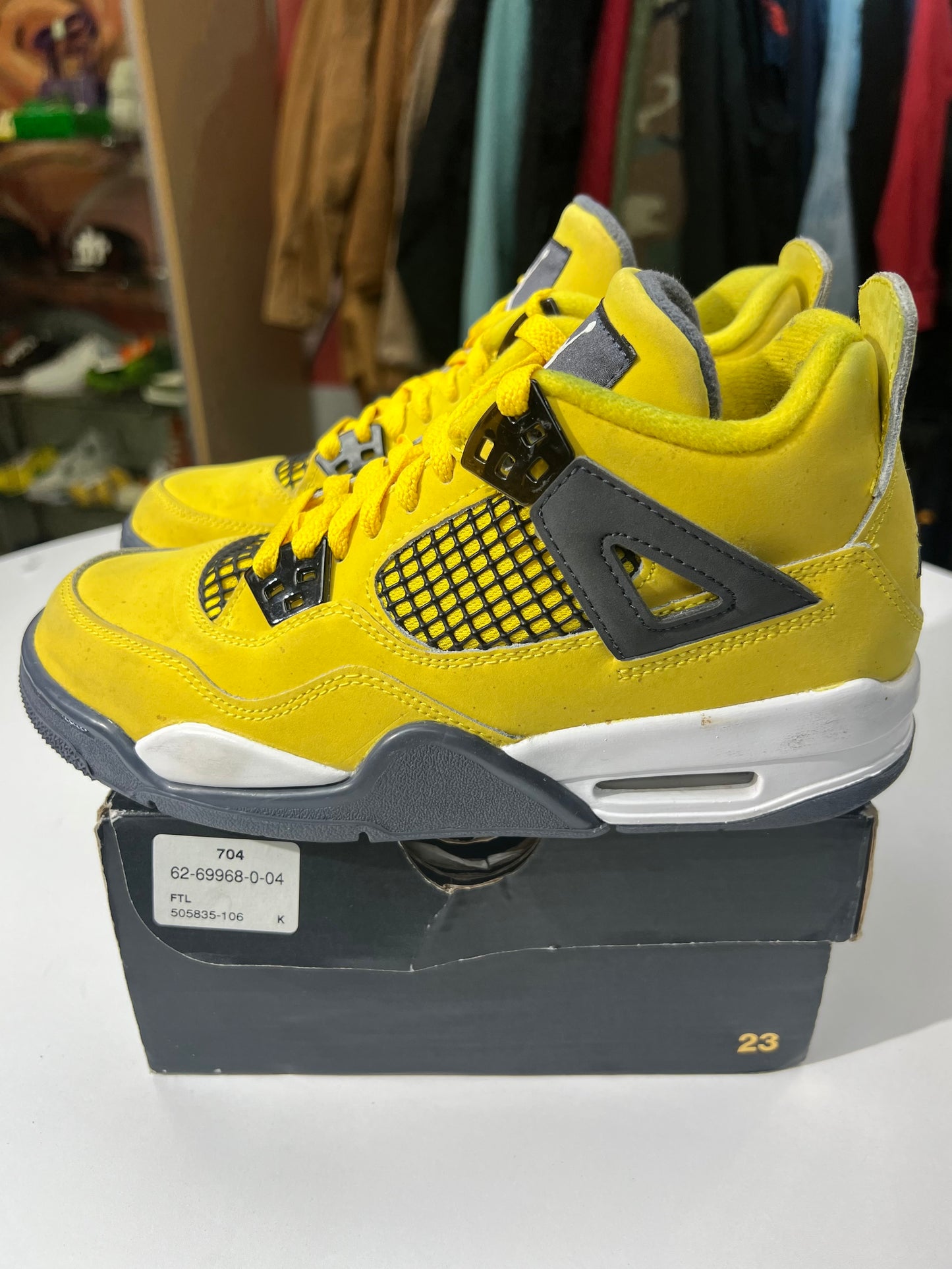 Preowned Jordan 4 Lightning
