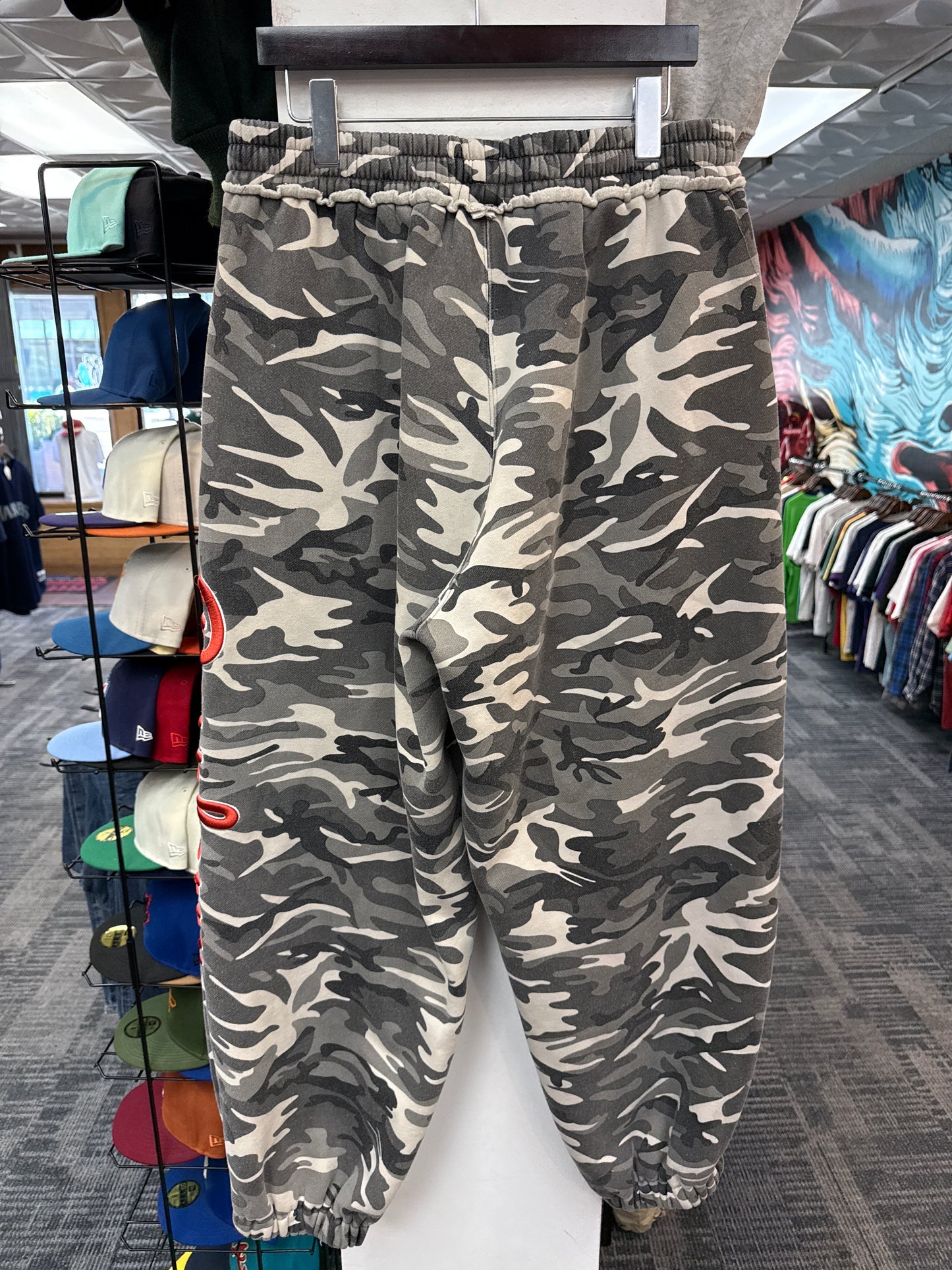 GV Raspberry Hills Snow Camo Sweatpants