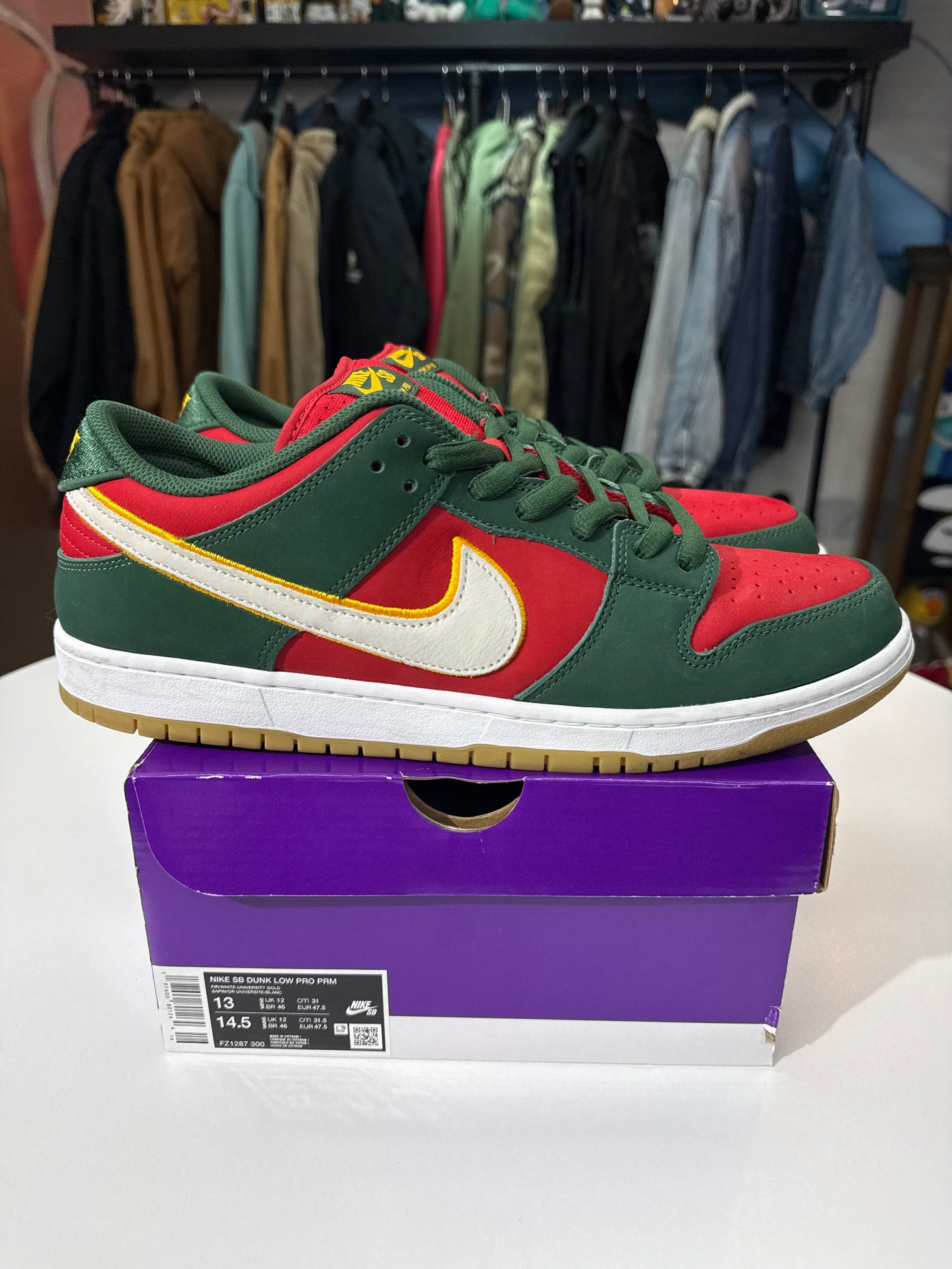 Preowned Nike SB Dunk Low Seattle Supersonics