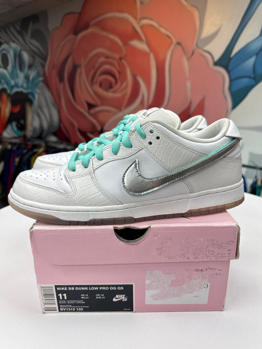 Preowned Nike SB Dunk Low Diamond Supply Co.