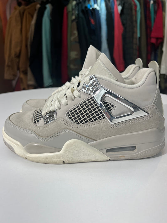 Preowned Jordan 4 Frozen Moments