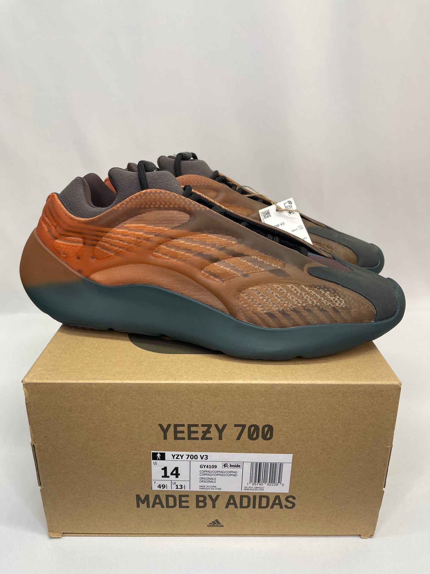 New Yeezy 700v3 Copper Fade