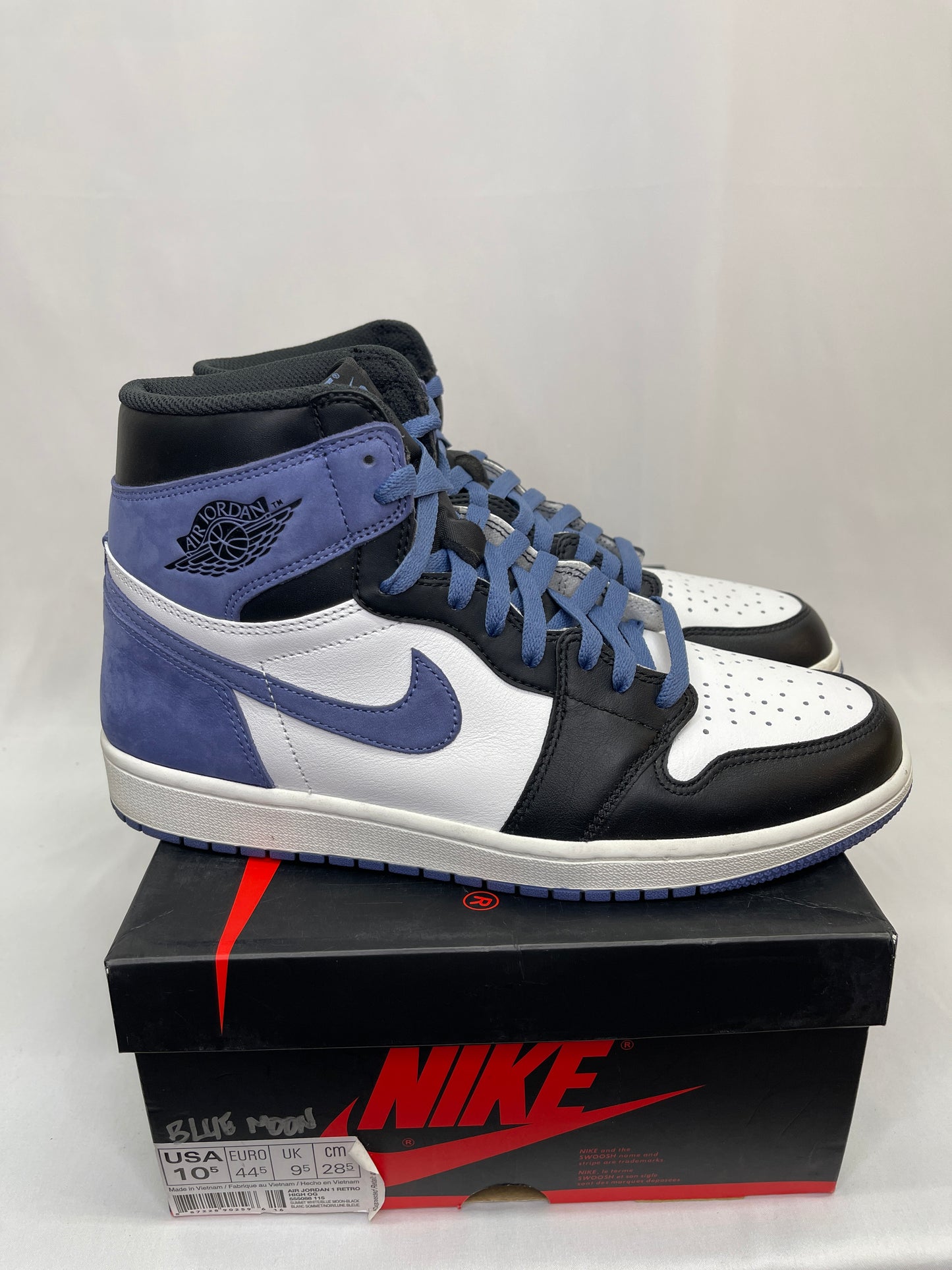 Preowned Jordan 1 Blue Moon