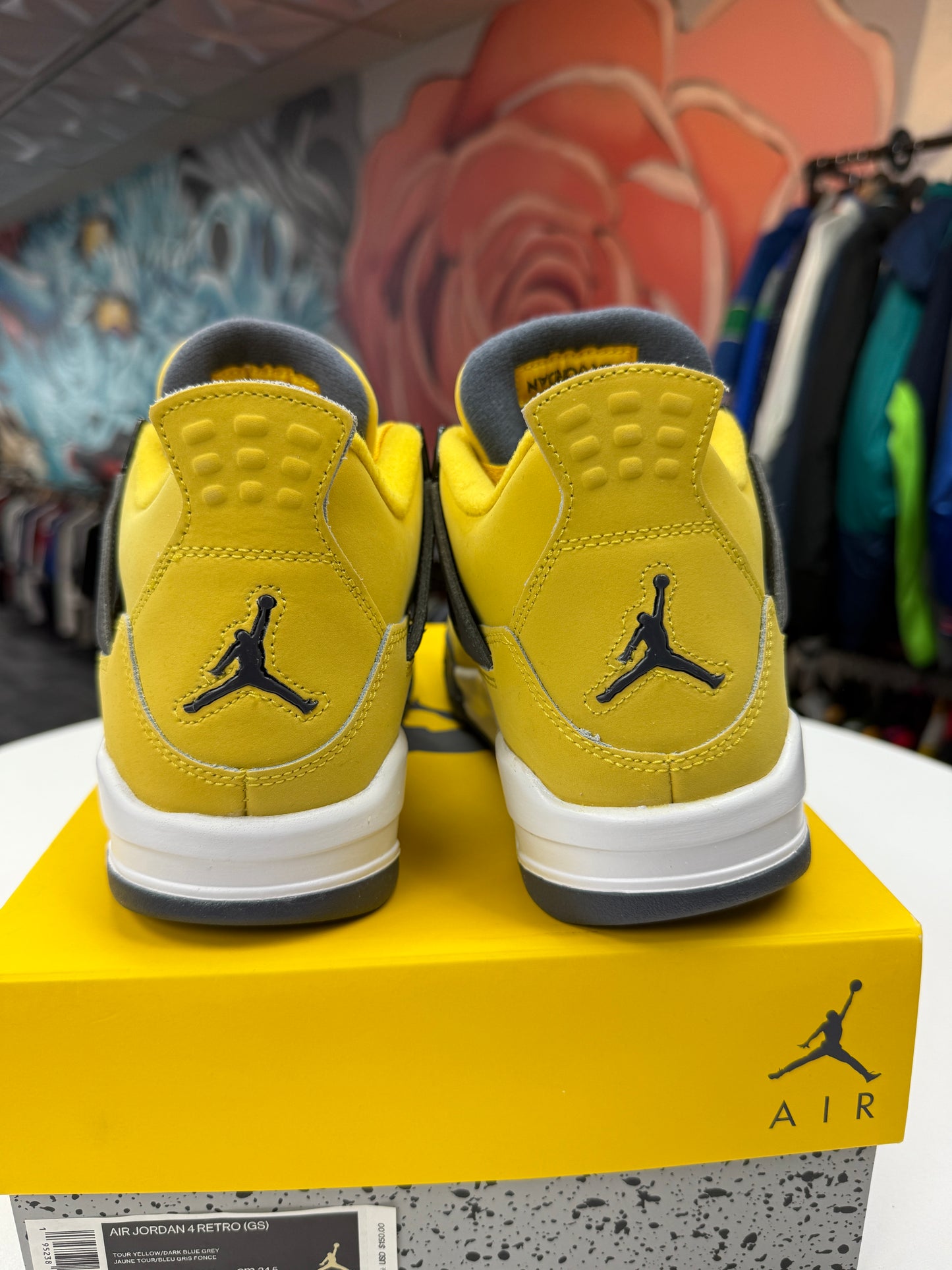 New Lightning Jordan 4