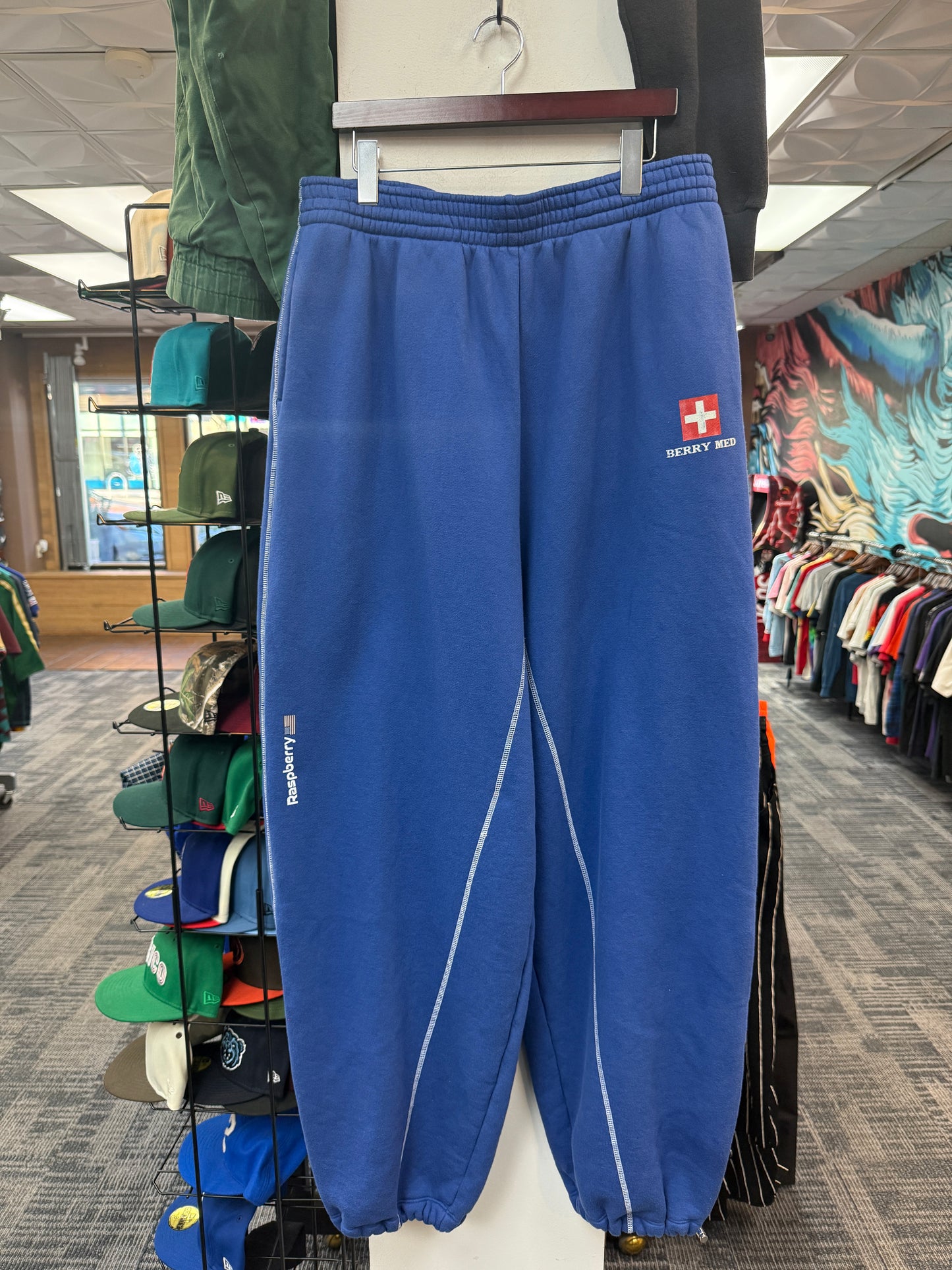 GV Raspberry Hills Berry Med Sweats