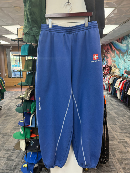 GV Raspberry Hills Berry Med Sweats