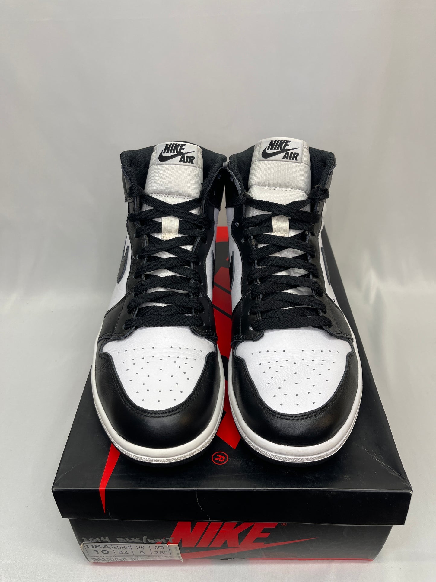 Preowned Jordan 1 Black/White