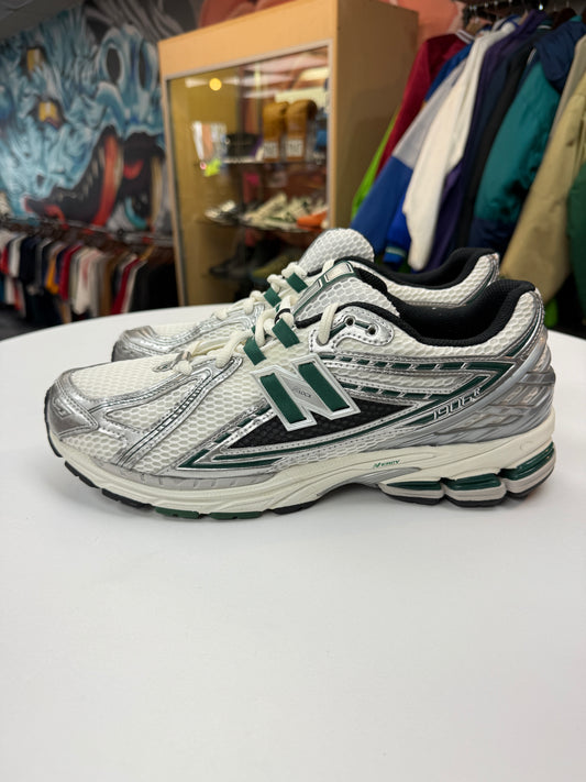 Preowned Spruce Pack New Balance 1906R