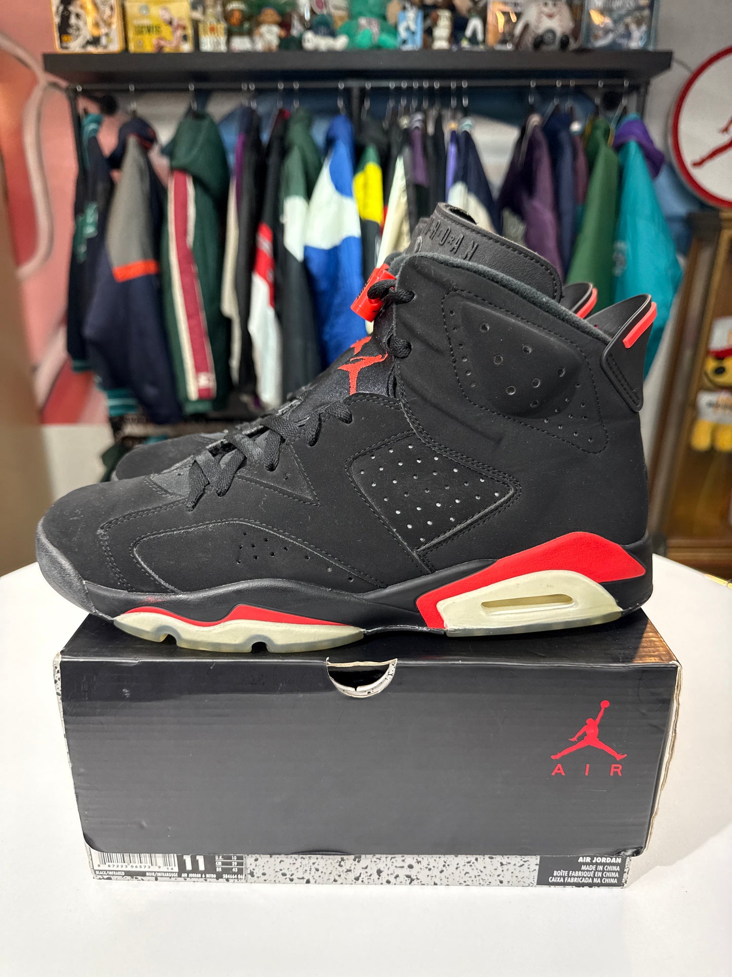 Preowned Jordan 6 Black Infrared (2019)