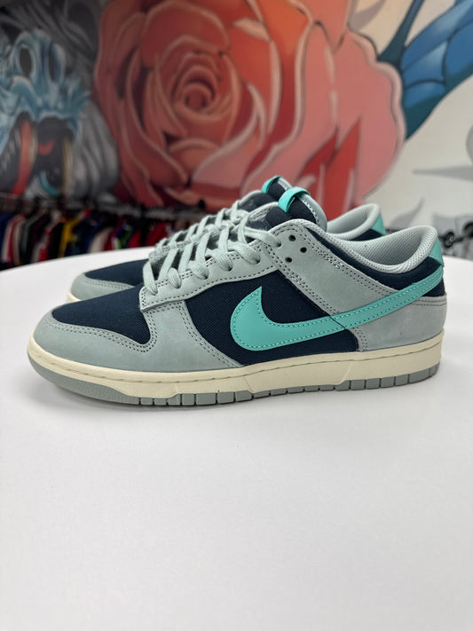 Preowned Nike Dunk Low Green Frost