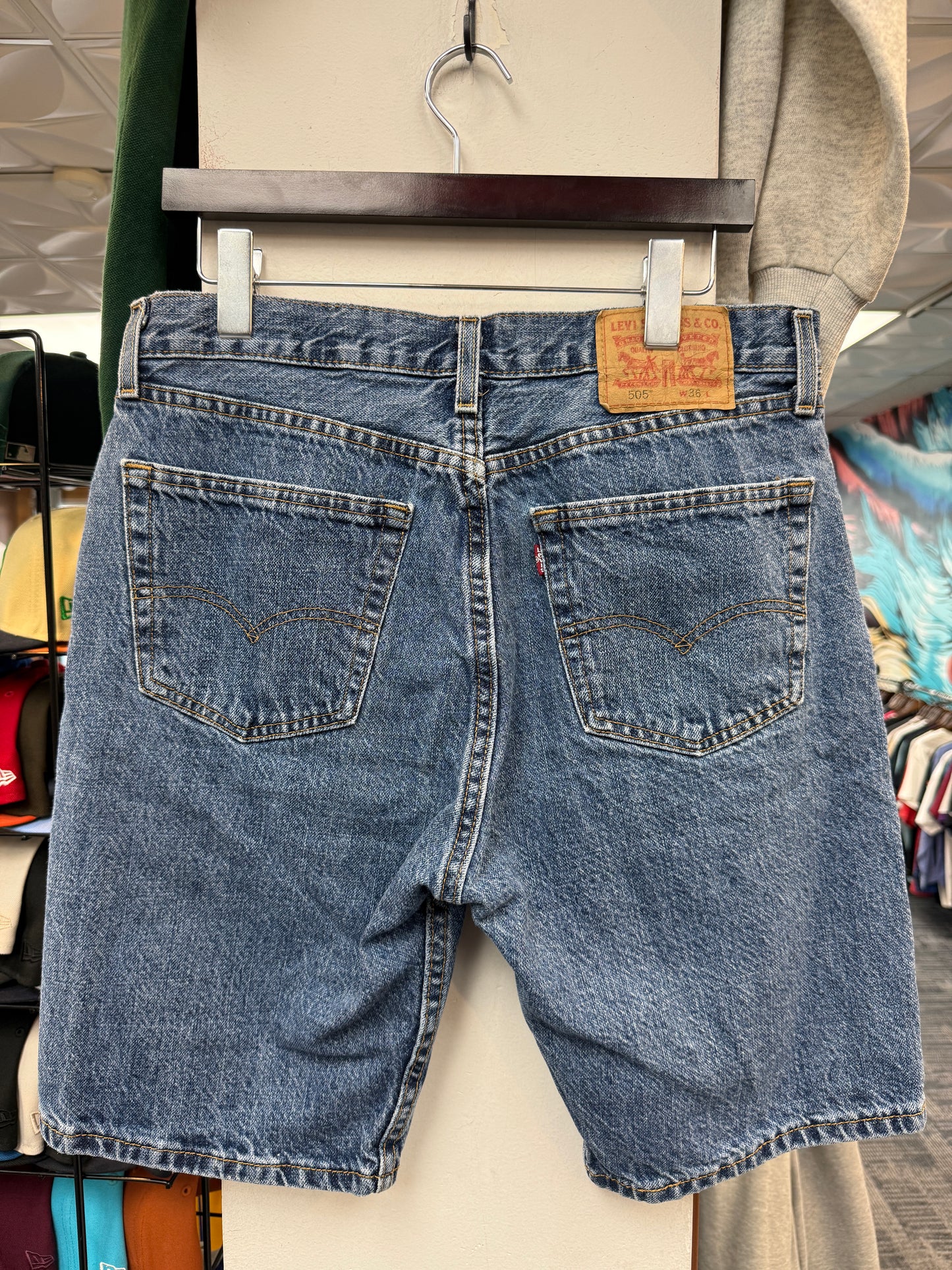 Levi’s Jorts