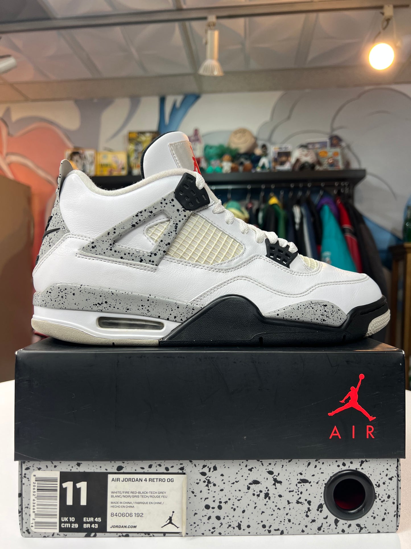Preowned Jordan 4 Retro White Cement (2016)