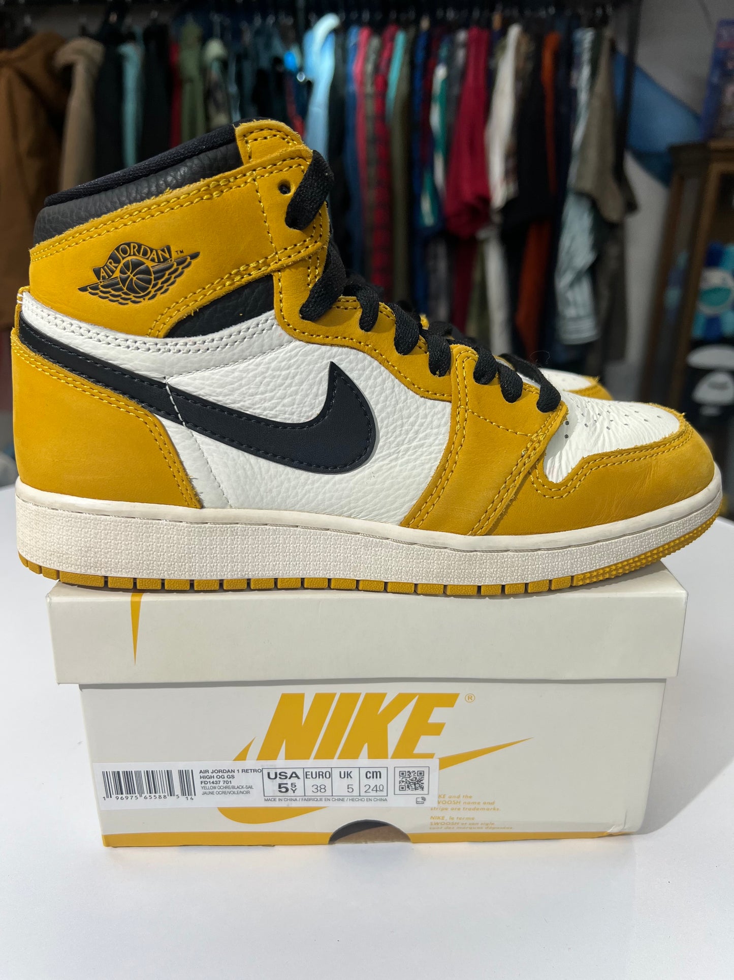 Preowned Jordan 1 Yellow Ochre