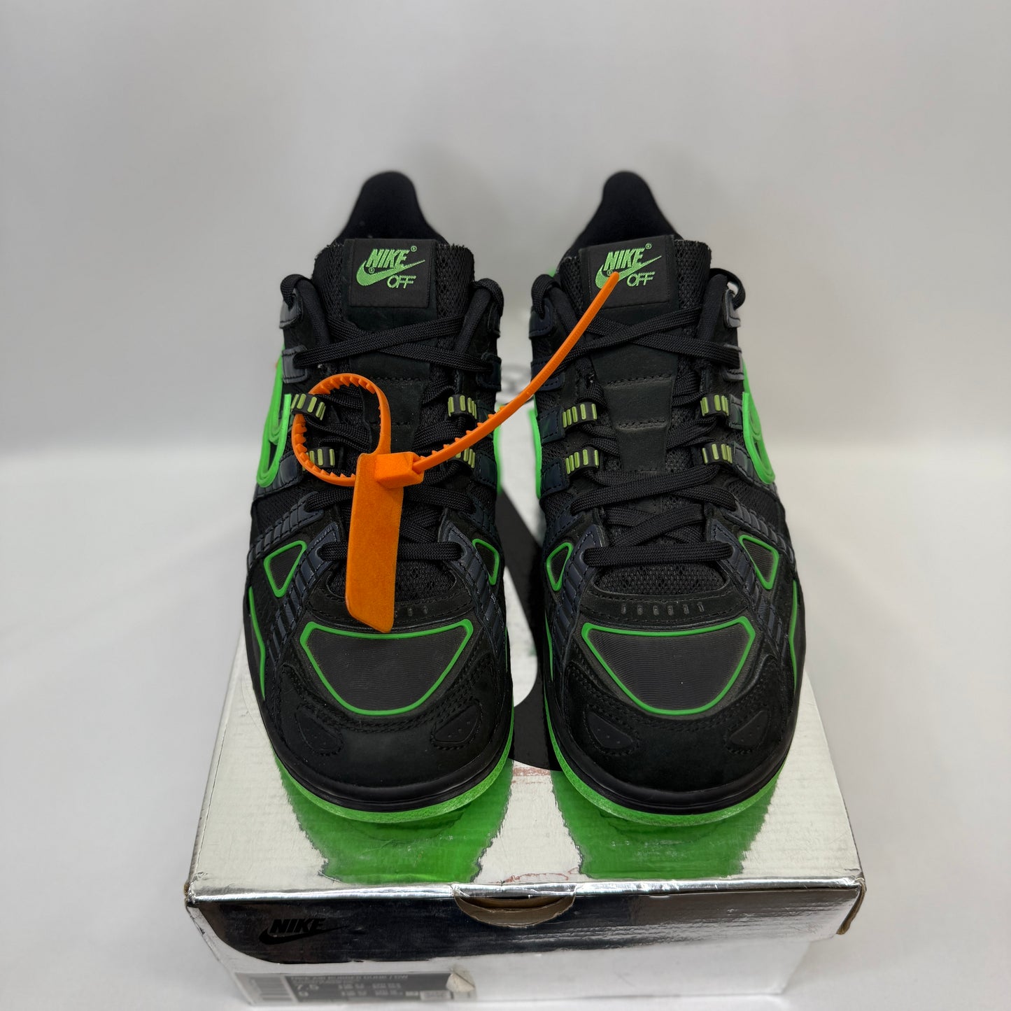 Preowned Off-White Rubber Dunk Green Strike